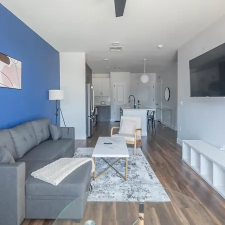 Relaxing 1Bd - Pool, Gym, Parking, W-D - Sleeps 4 Apartment